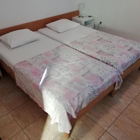 Apartments Mia Starigrad Paklenica Eksteriør bilde